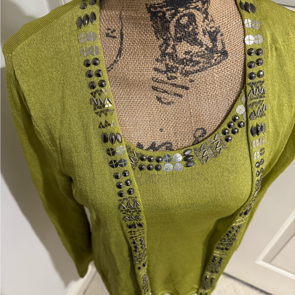 Jones New York pistachio Green Cardigan with Embellishments size S - fits M too - Picture 3 of 12